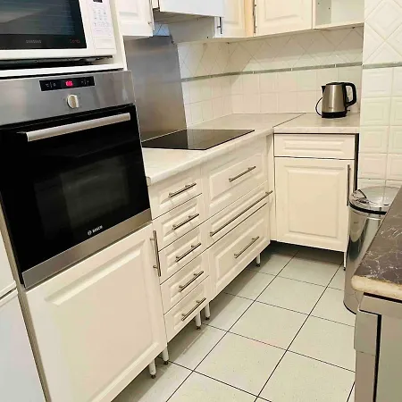 Apartment 2-bedroom In Courbevoie